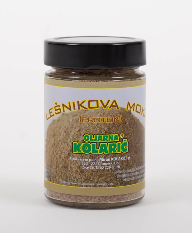 lešnikova moka v kozarcu